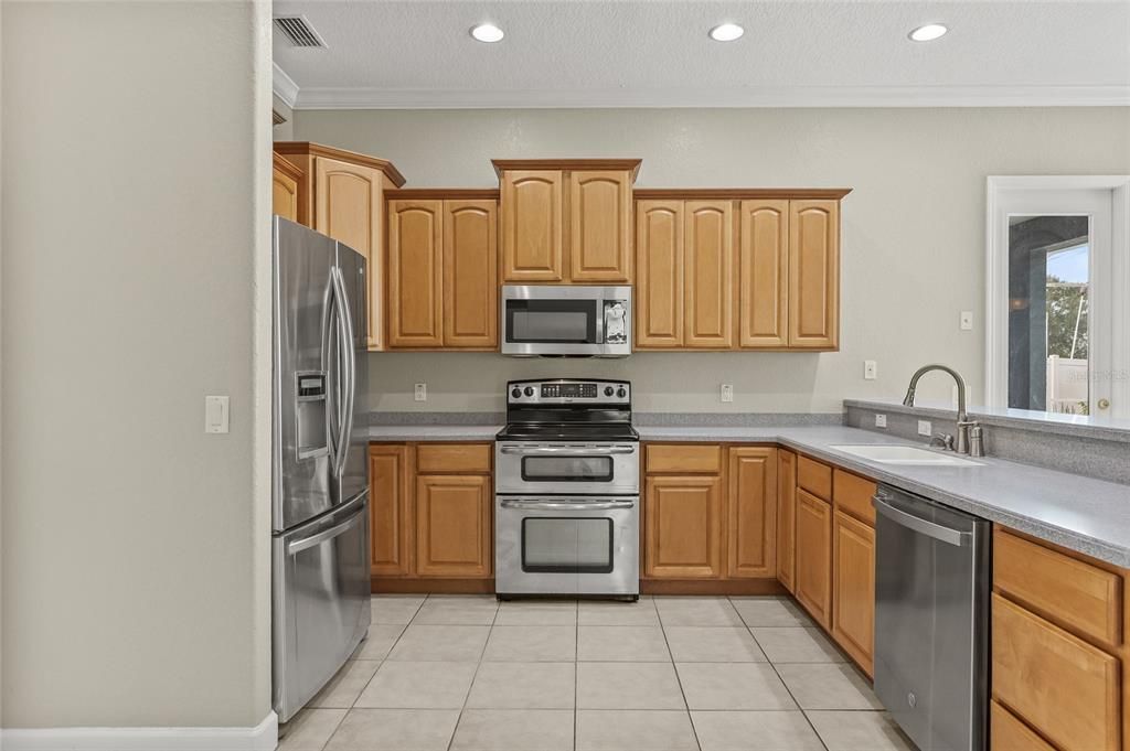 En Venta: $459,990 (4 camas, 3 baños, 2357 Pies cuadrados)