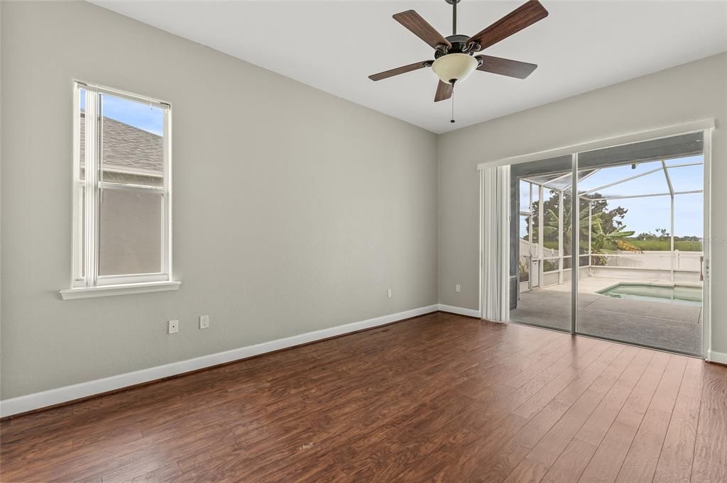 En Venta: $459,990 (4 camas, 3 baños, 2357 Pies cuadrados)