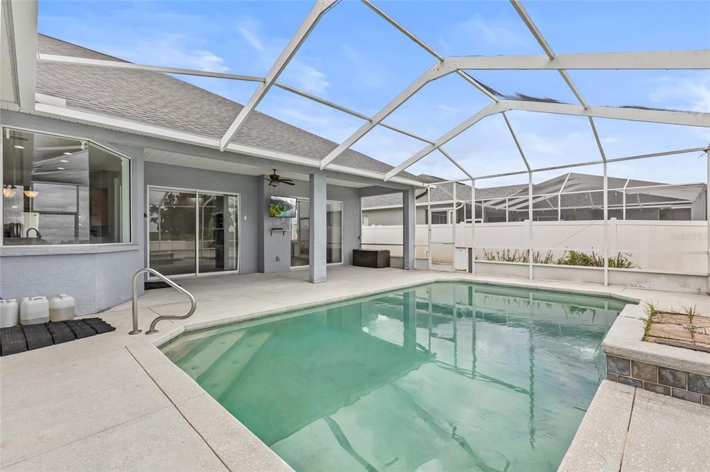 En Venta: $459,990 (4 camas, 3 baños, 2357 Pies cuadrados)