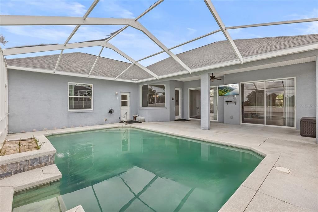 En Venta: $459,990 (4 camas, 3 baños, 2357 Pies cuadrados)