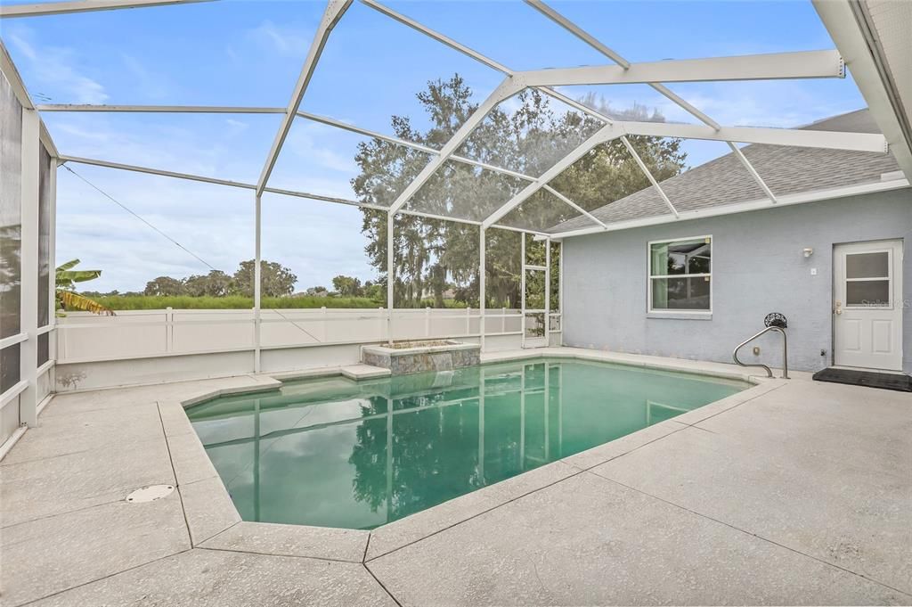 En Venta: $459,990 (4 camas, 3 baños, 2357 Pies cuadrados)