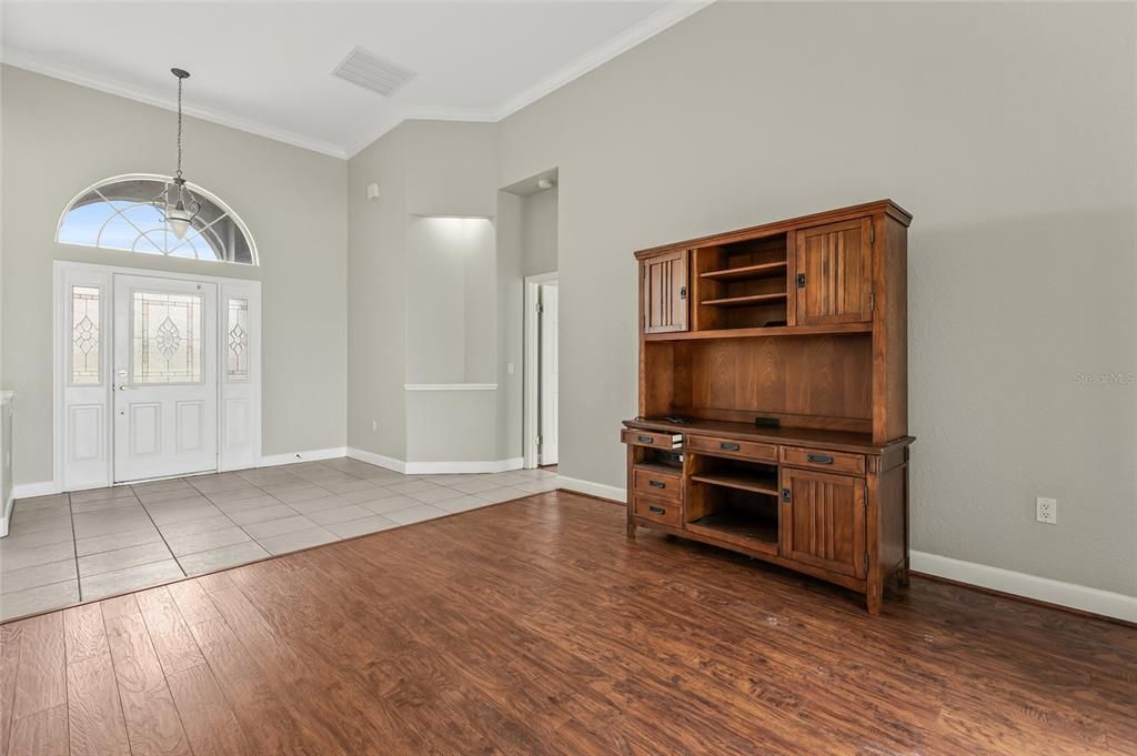 En Venta: $459,990 (4 camas, 3 baños, 2357 Pies cuadrados)