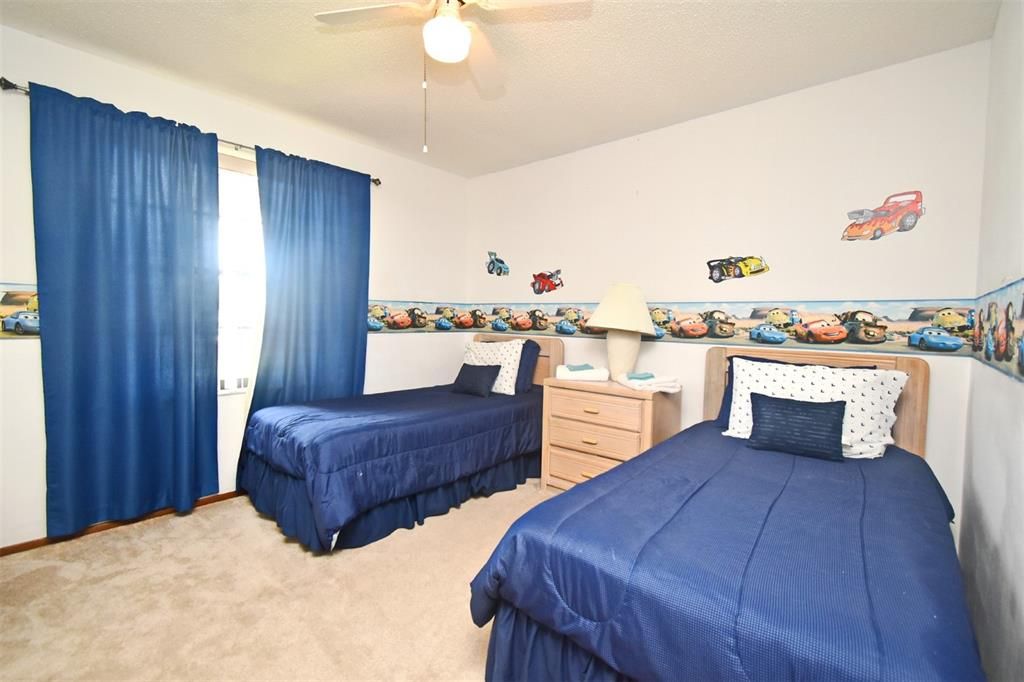 待售: $435,000 (4 贝兹, 2 浴室, 1896 平方英尺)