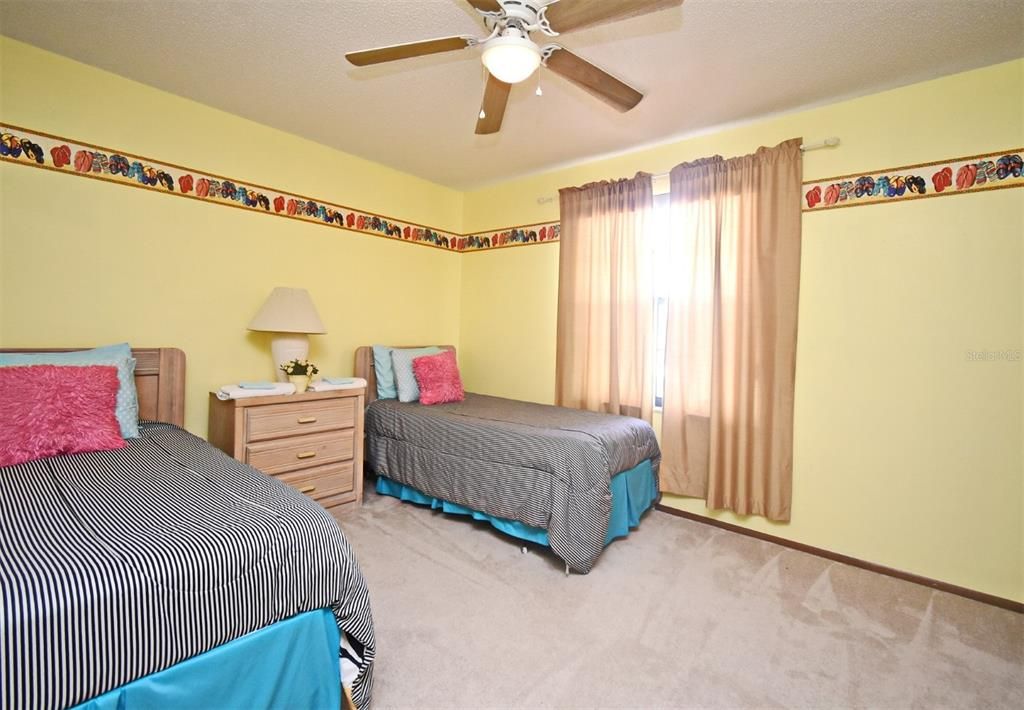 待售: $435,000 (4 贝兹, 2 浴室, 1896 平方英尺)