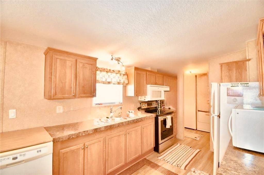 待售: $180,000 (3 贝兹, 2 浴室, 1080 平方英尺)