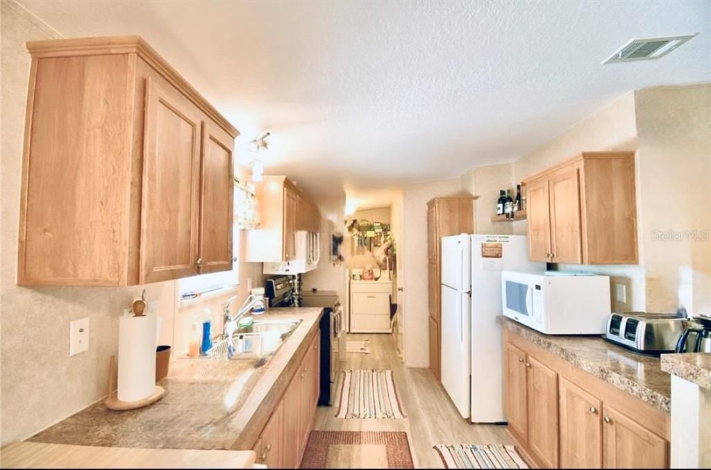 待售: $180,000 (3 贝兹, 2 浴室, 1080 平方英尺)