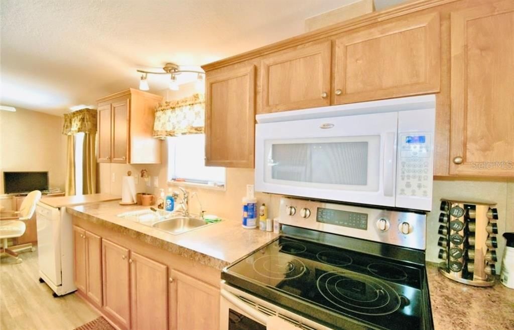 待售: $180,000 (3 贝兹, 2 浴室, 1080 平方英尺)