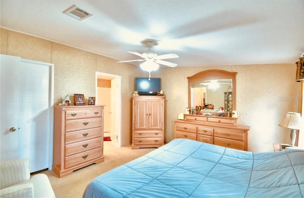 待售: $180,000 (3 贝兹, 2 浴室, 1080 平方英尺)