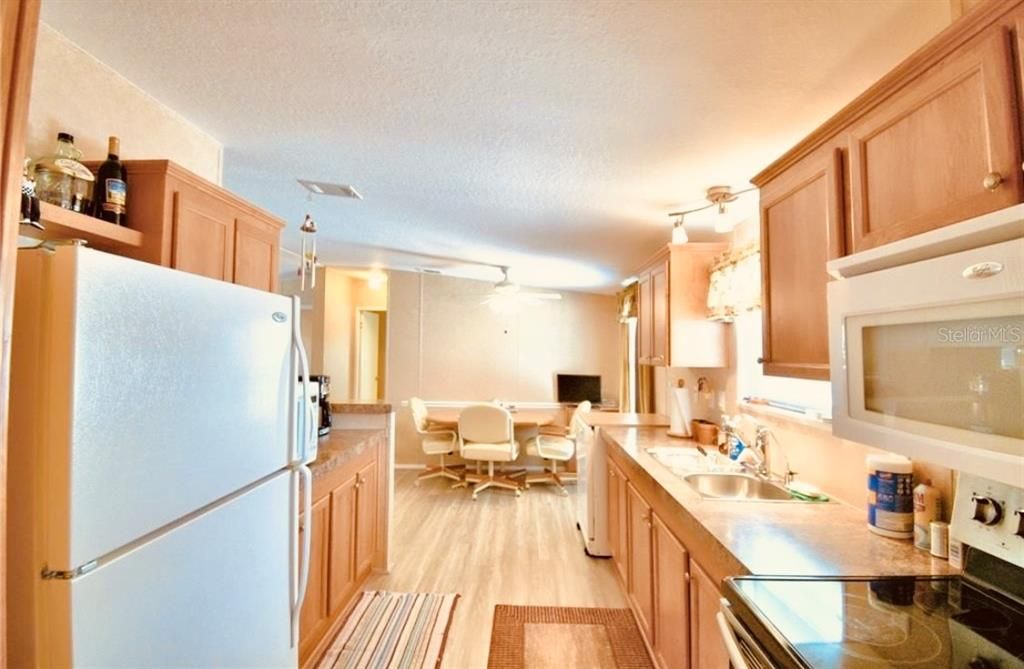 待售: $180,000 (3 贝兹, 2 浴室, 1080 平方英尺)