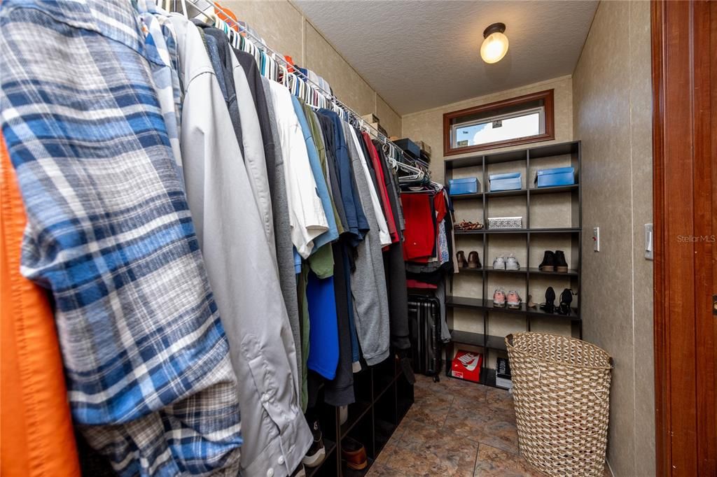 For Sale: $267,000 (4 beds, 3 baths, 2052 Square Feet)