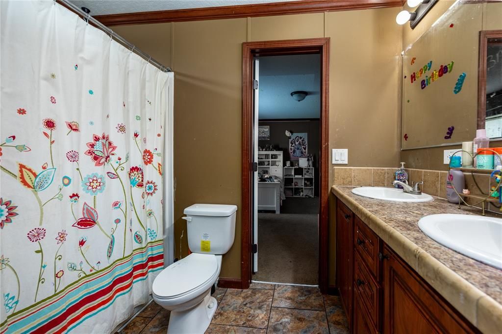 For Sale: $267,000 (4 beds, 3 baths, 2052 Square Feet)