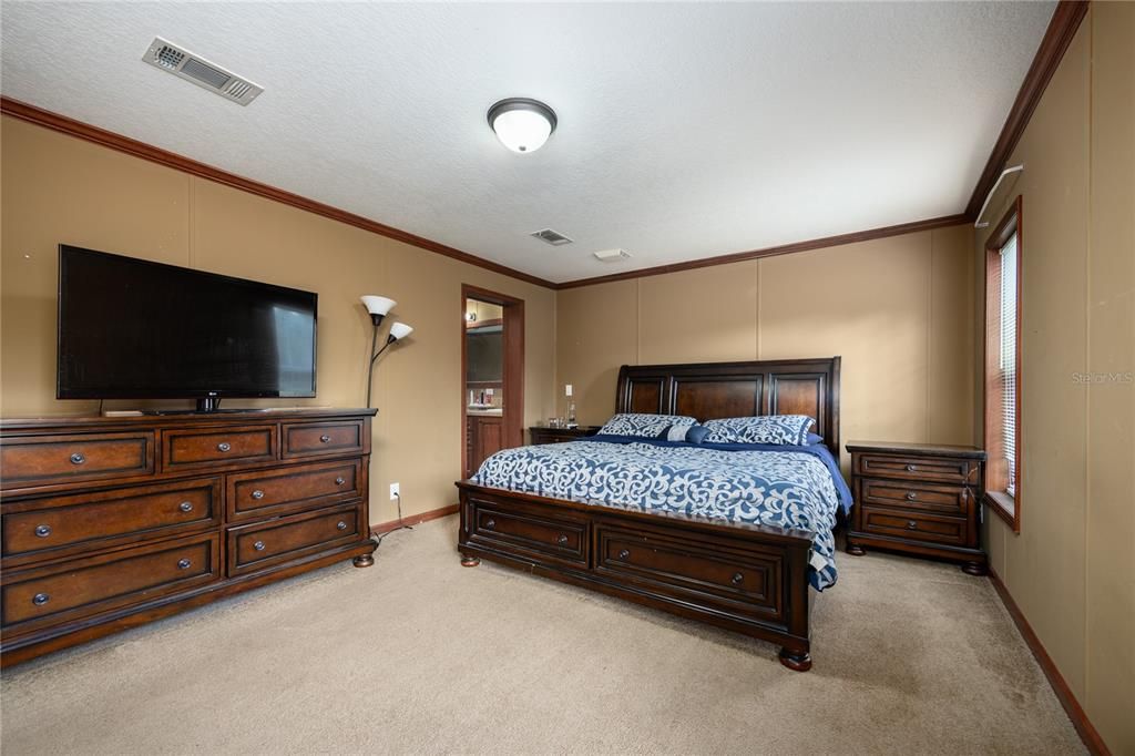 For Sale: $267,000 (4 beds, 3 baths, 2052 Square Feet)