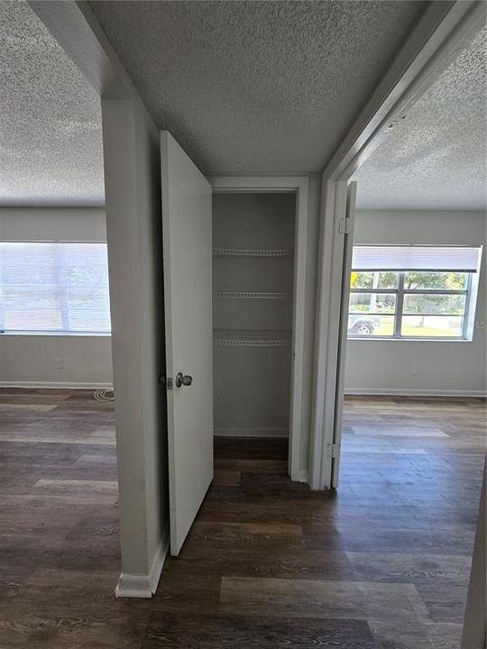 Active With Contract: $1,300 (2 beds, 1 baths, 705 Square Feet)