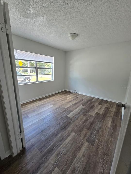 Active With Contract: $1,300 (2 beds, 1 baths, 705 Square Feet)
