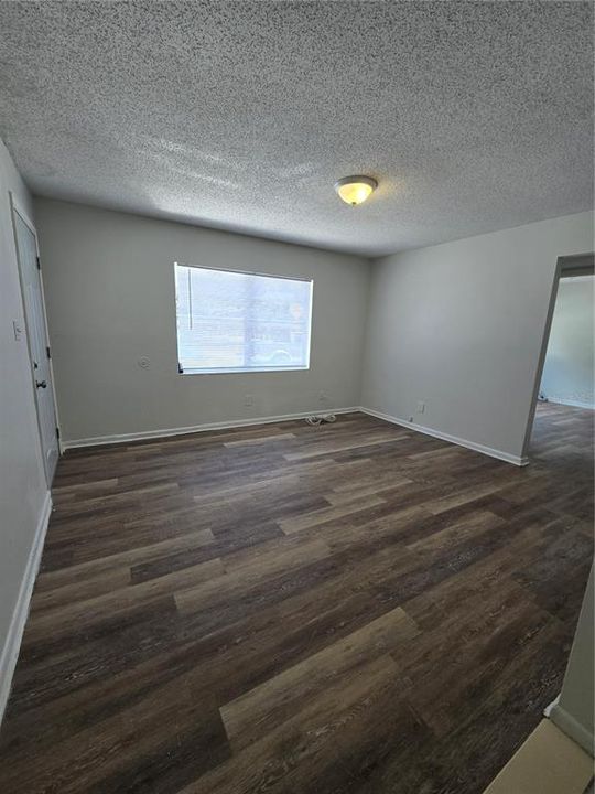 Active With Contract: $1,300 (2 beds, 1 baths, 705 Square Feet)