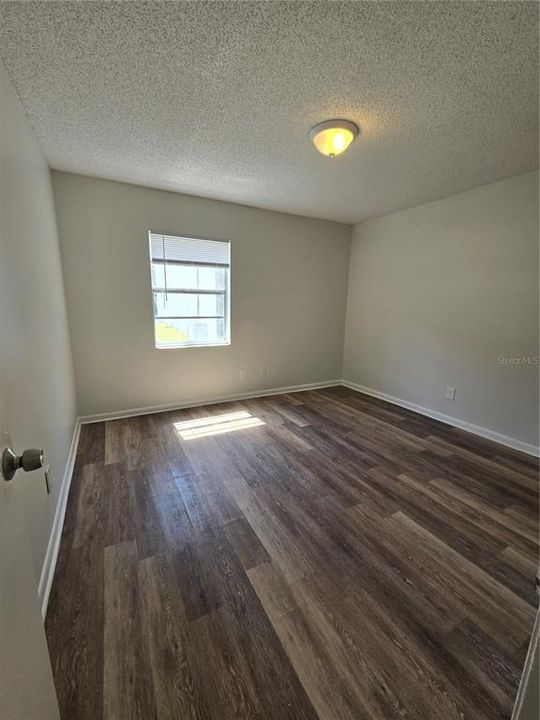 Active With Contract: $1,300 (2 beds, 1 baths, 705 Square Feet)