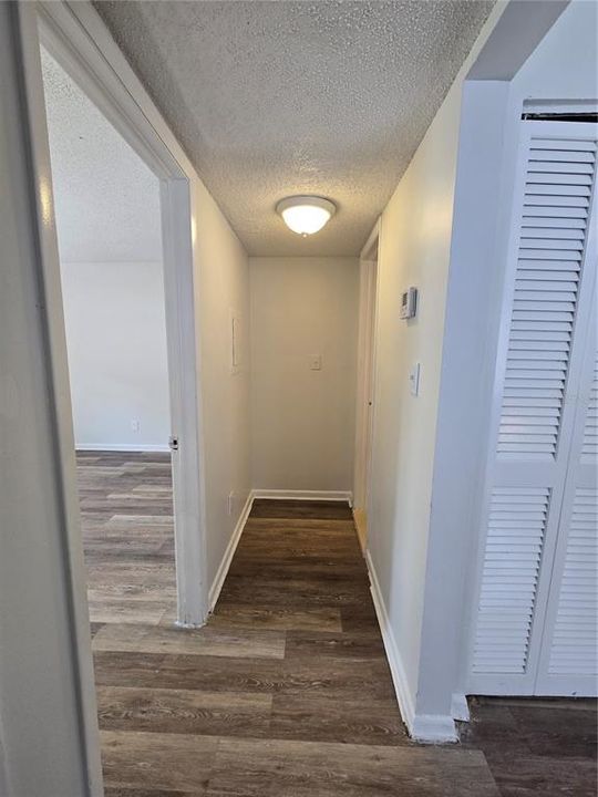Active With Contract: $1,300 (2 beds, 1 baths, 705 Square Feet)