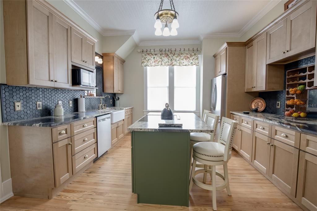 На продажу: $925,000 (4 спален, 3 ванн, 2912 Квадратных фут)