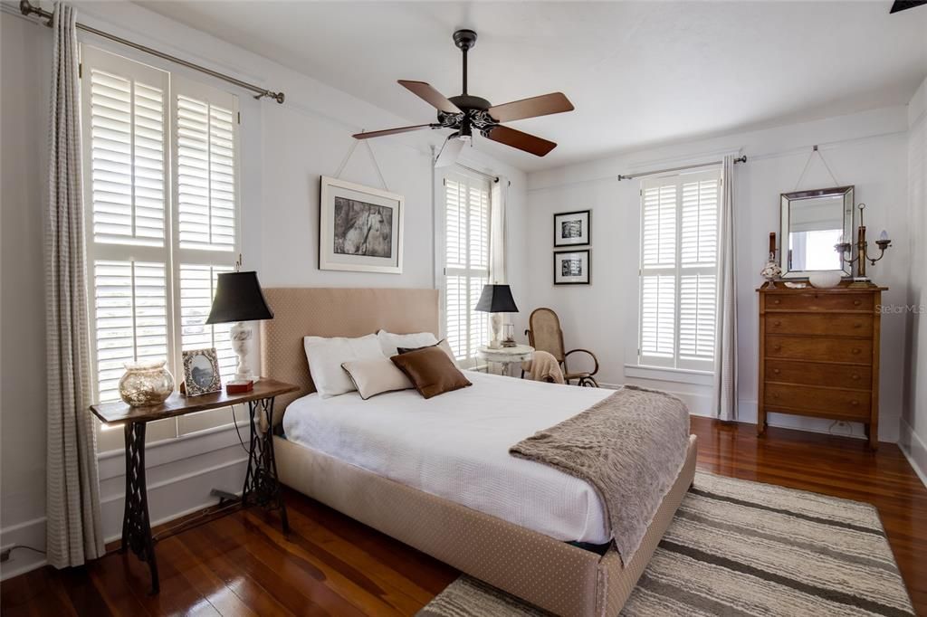 На продажу: $925,000 (4 спален, 3 ванн, 2912 Квадратных фут)