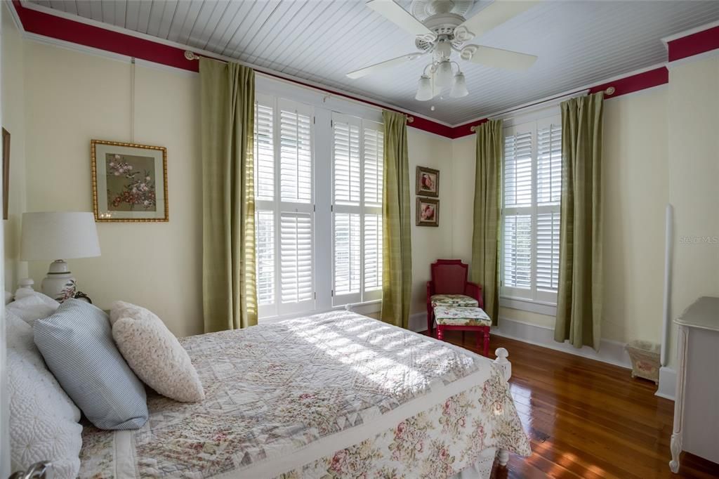 На продажу: $925,000 (4 спален, 3 ванн, 2912 Квадратных фут)