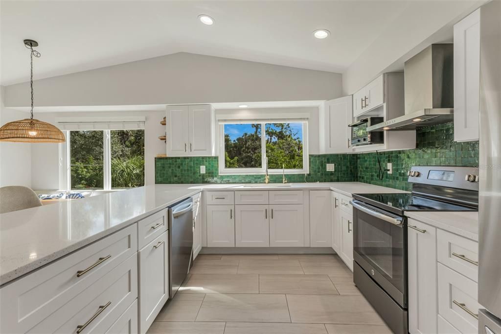 Activo con contrato: $499,999 (3 camas, 2 baños, 2978 Pies cuadrados)