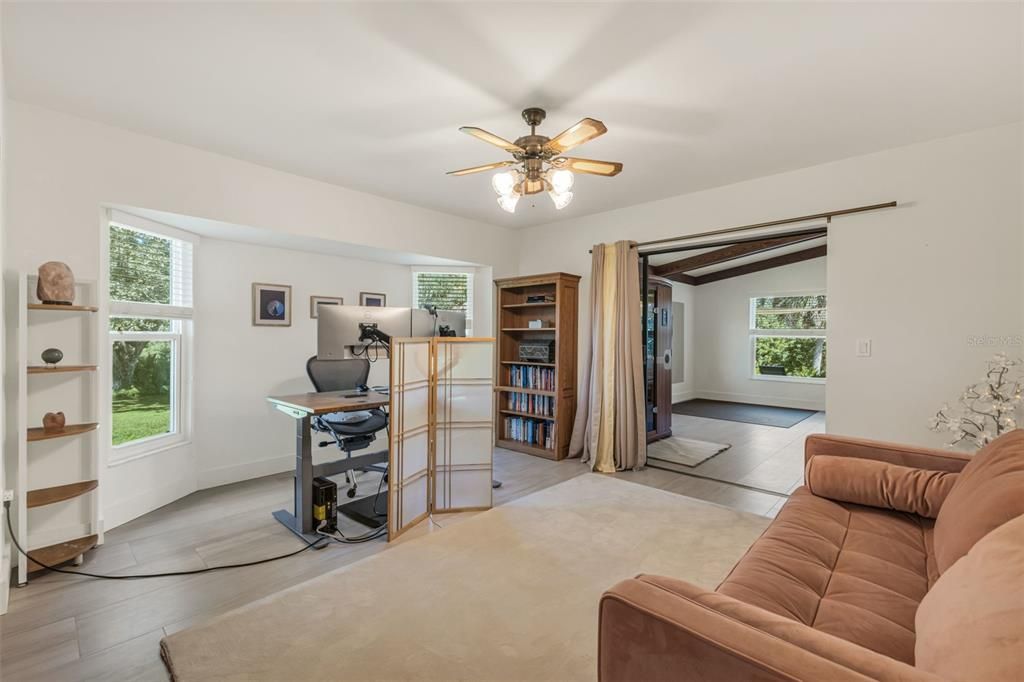 Activo con contrato: $499,999 (3 camas, 2 baños, 2978 Pies cuadrados)