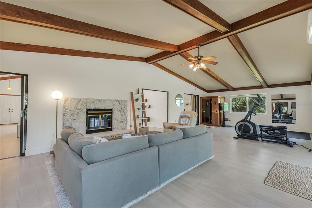 Activo con contrato: $499,999 (3 camas, 2 baños, 2978 Pies cuadrados)