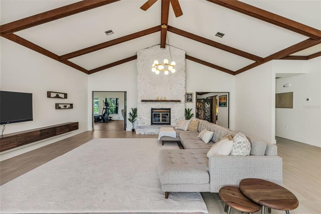 Activo con contrato: $499,999 (3 camas, 2 baños, 2978 Pies cuadrados)