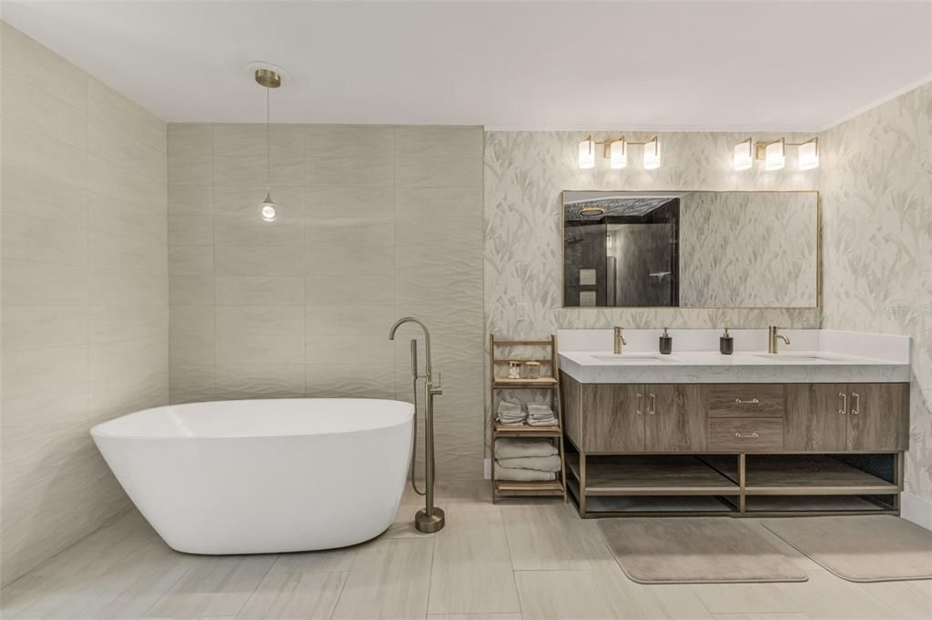 Activo con contrato: $499,999 (3 camas, 2 baños, 2978 Pies cuadrados)