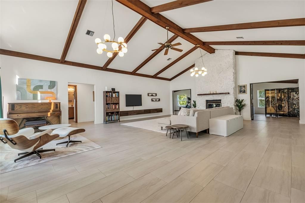 Activo con contrato: $499,999 (3 camas, 2 baños, 2978 Pies cuadrados)