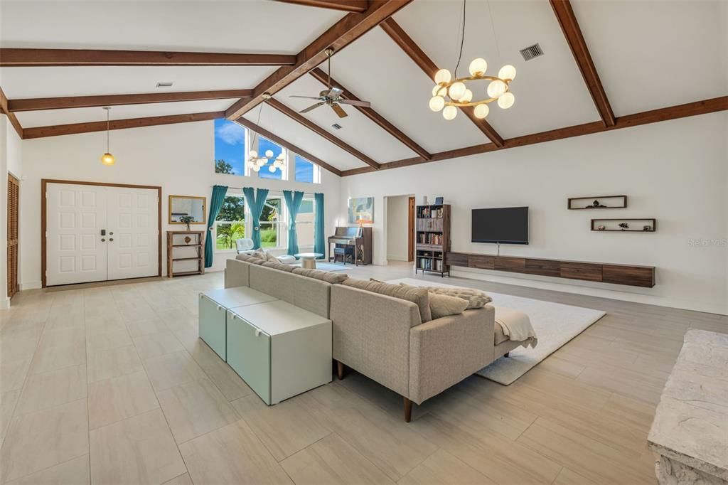 Activo con contrato: $499,999 (3 camas, 2 baños, 2978 Pies cuadrados)