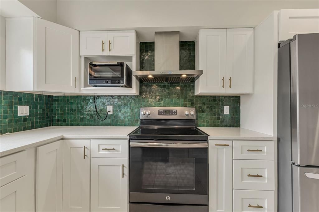 Activo con contrato: $499,999 (3 camas, 2 baños, 2978 Pies cuadrados)