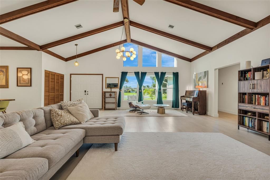 Activo con contrato: $499,999 (3 camas, 2 baños, 2978 Pies cuadrados)