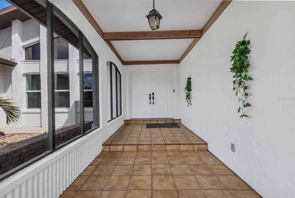 Activo con contrato: $499,999 (3 camas, 2 baños, 2978 Pies cuadrados)