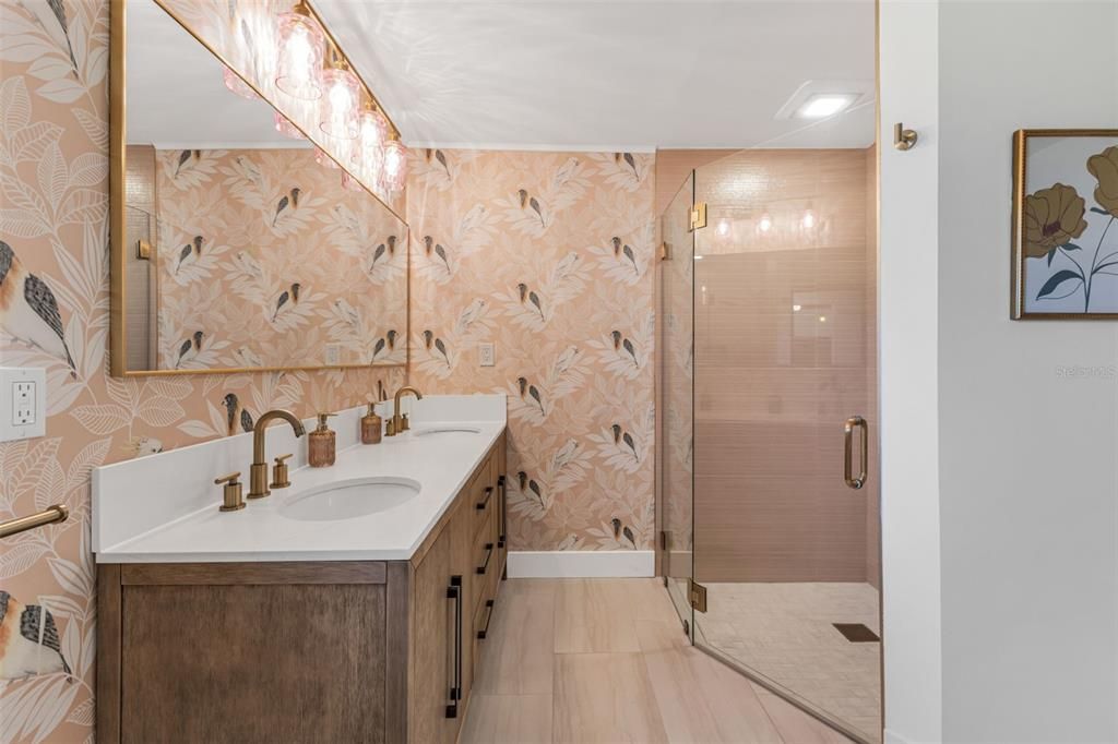 Activo con contrato: $499,999 (3 camas, 2 baños, 2978 Pies cuadrados)