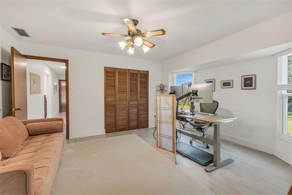 Activo con contrato: $499,999 (3 camas, 2 baños, 2978 Pies cuadrados)