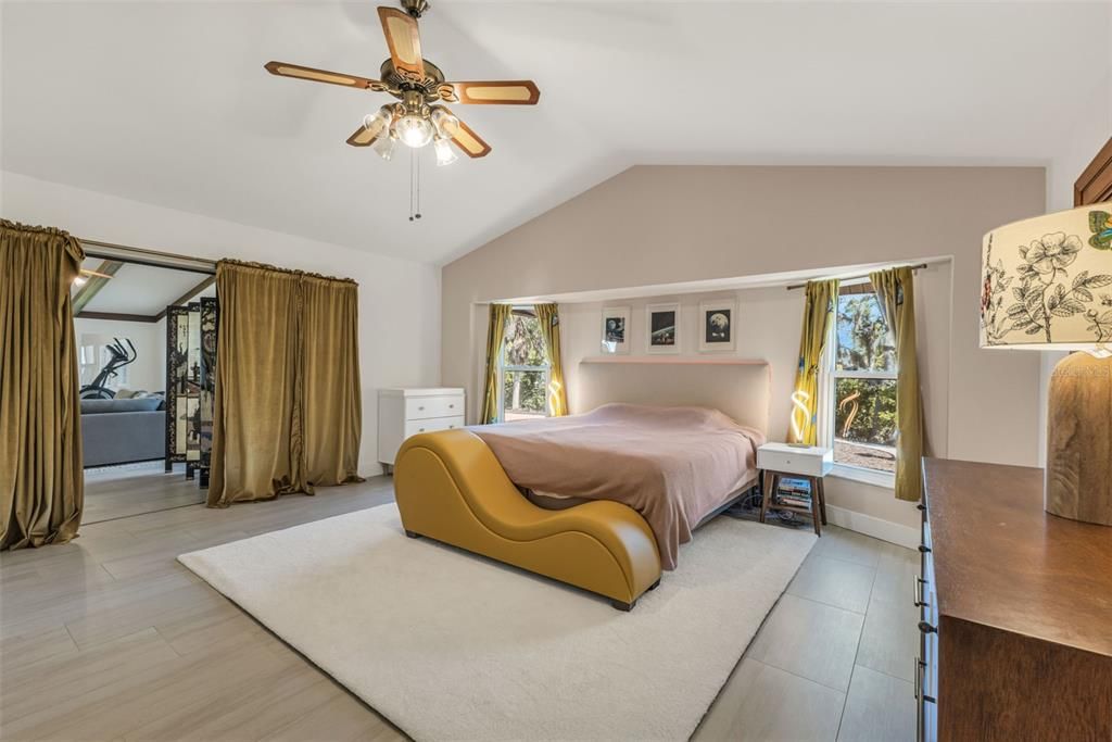 Activo con contrato: $499,999 (3 camas, 2 baños, 2978 Pies cuadrados)