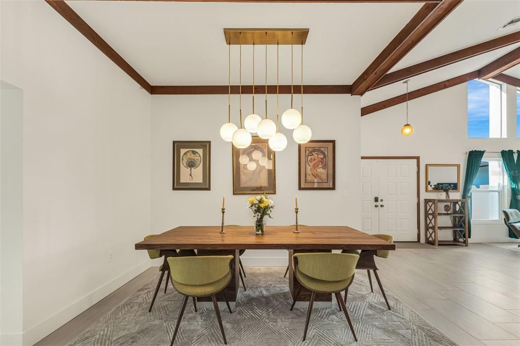 Activo con contrato: $499,999 (3 camas, 2 baños, 2978 Pies cuadrados)