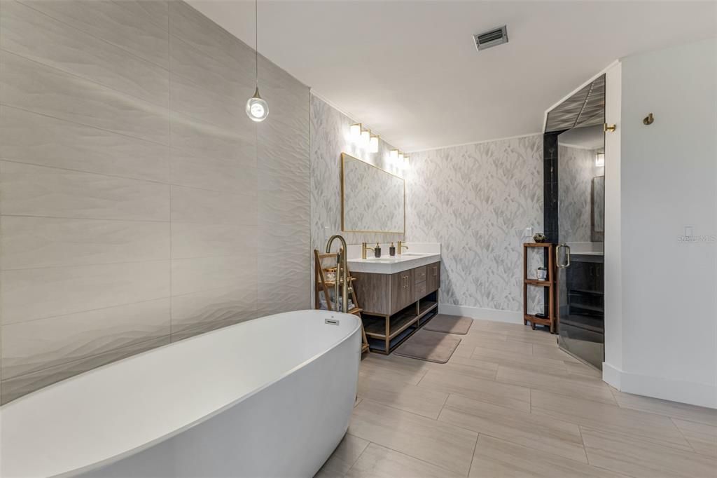 Activo con contrato: $499,999 (3 camas, 2 baños, 2978 Pies cuadrados)