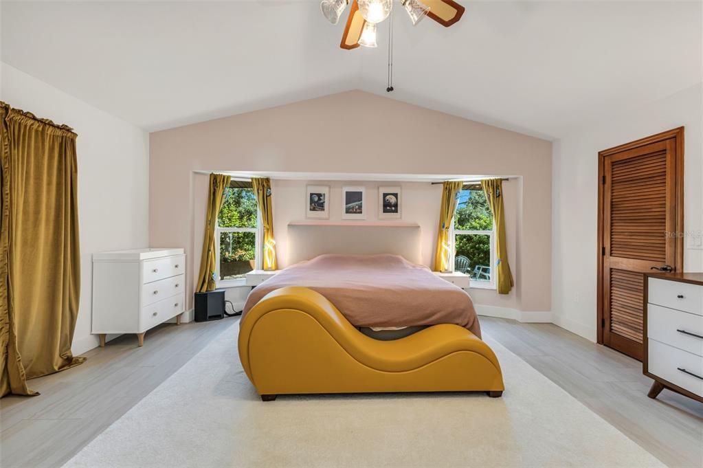 Activo con contrato: $499,999 (3 camas, 2 baños, 2978 Pies cuadrados)