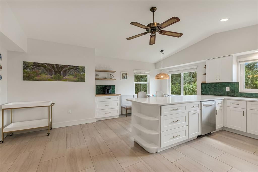 Activo con contrato: $499,999 (3 camas, 2 baños, 2978 Pies cuadrados)