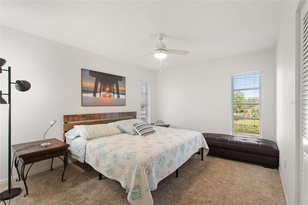 For Sale: $164,900 (2 beds, 2 baths, 940 Square Feet)