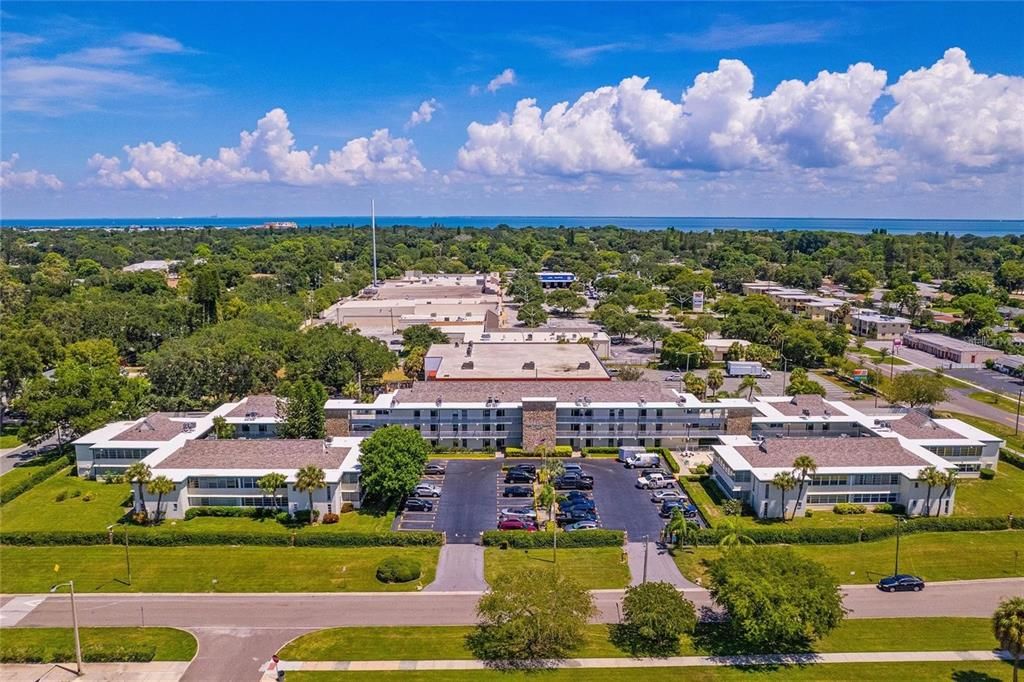 For Sale: $164,900 (2 beds, 2 baths, 940 Square Feet)