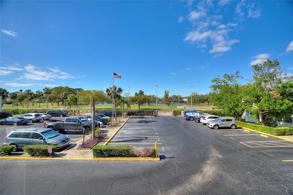 For Sale: $164,900 (2 beds, 2 baths, 940 Square Feet)