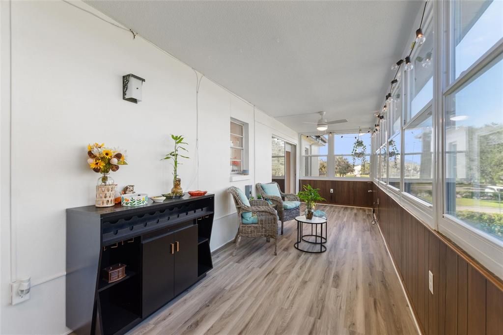 For Sale: $164,900 (2 beds, 2 baths, 940 Square Feet)