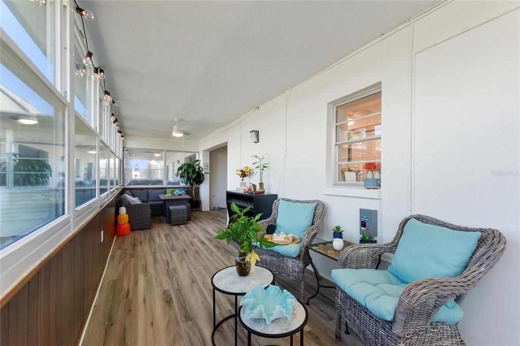 For Sale: $164,900 (2 beds, 2 baths, 940 Square Feet)