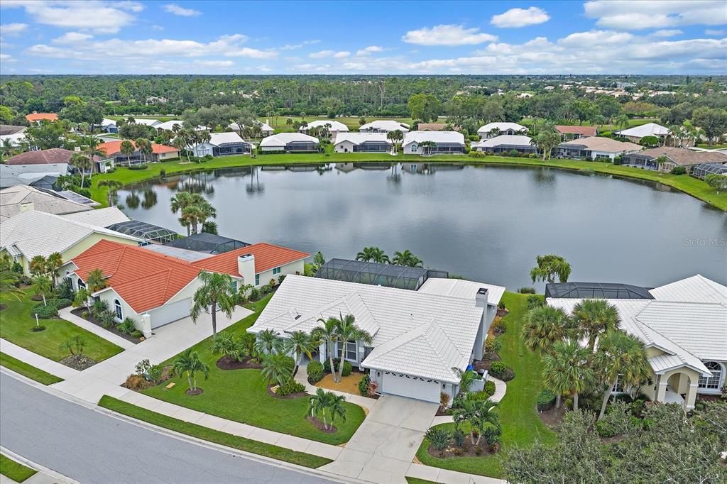 合同活跃: $719,900 (3 贝兹, 2 浴室, 2365 平方英尺)