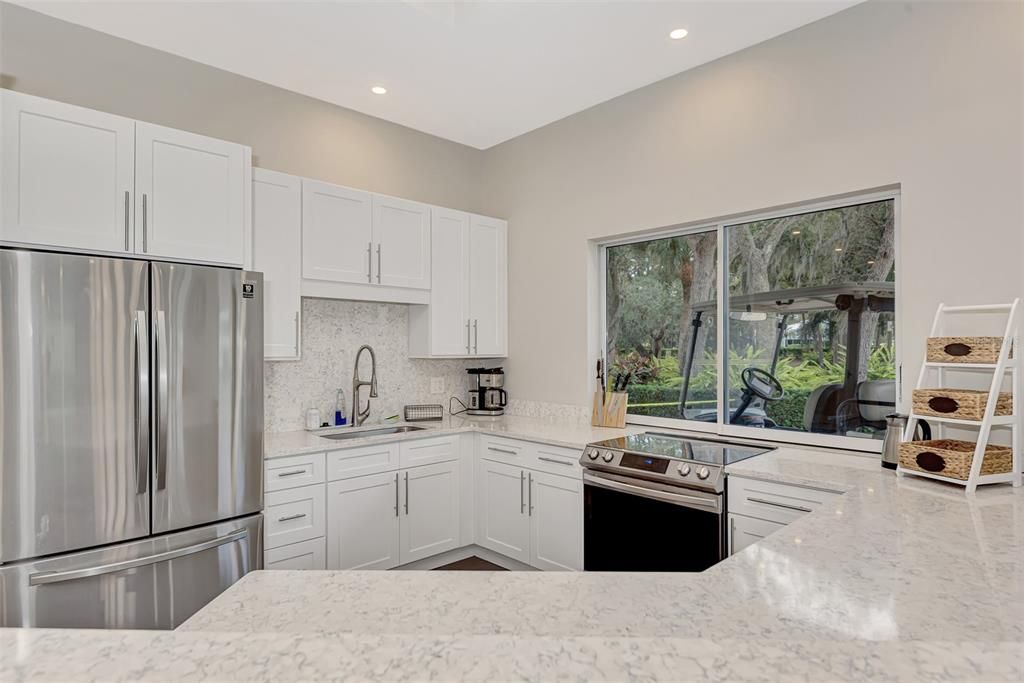 合同活跃: $719,900 (3 贝兹, 2 浴室, 2365 平方英尺)