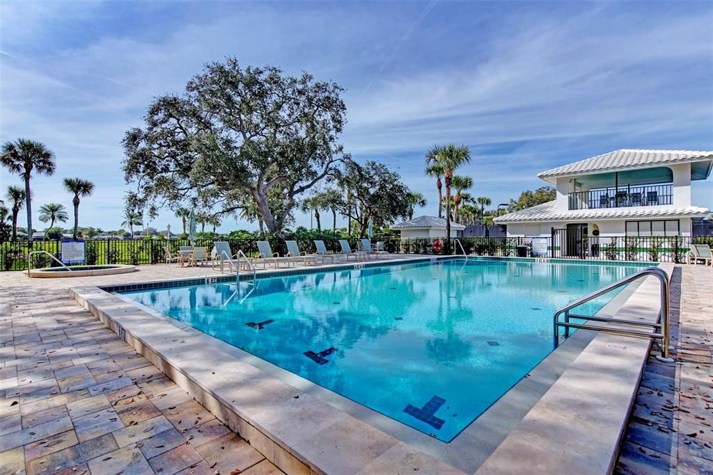 合同活跃: $719,900 (3 贝兹, 2 浴室, 2365 平方英尺)