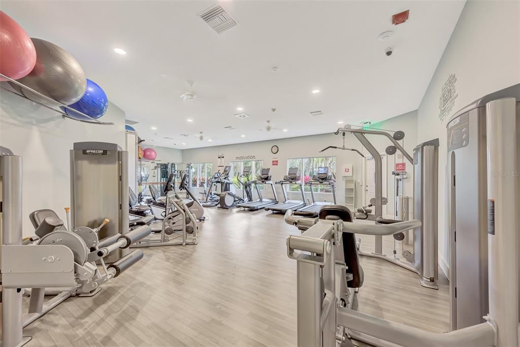 合同活跃: $719,900 (3 贝兹, 2 浴室, 2365 平方英尺)